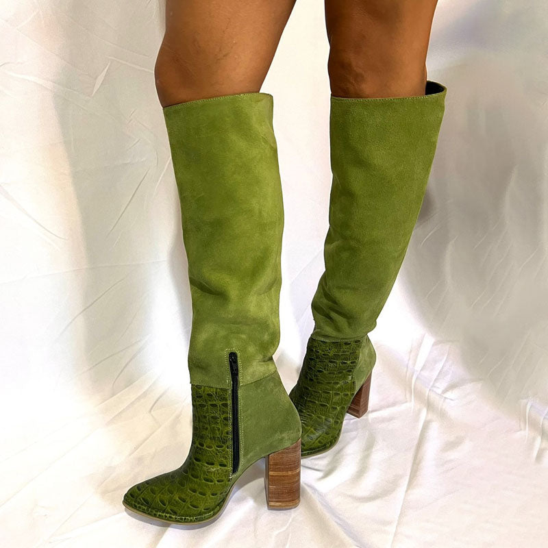 Pointed-Toe Dugheeled Boots