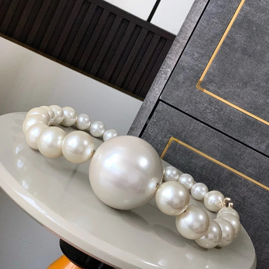 Pearl Necklace Minaudiere